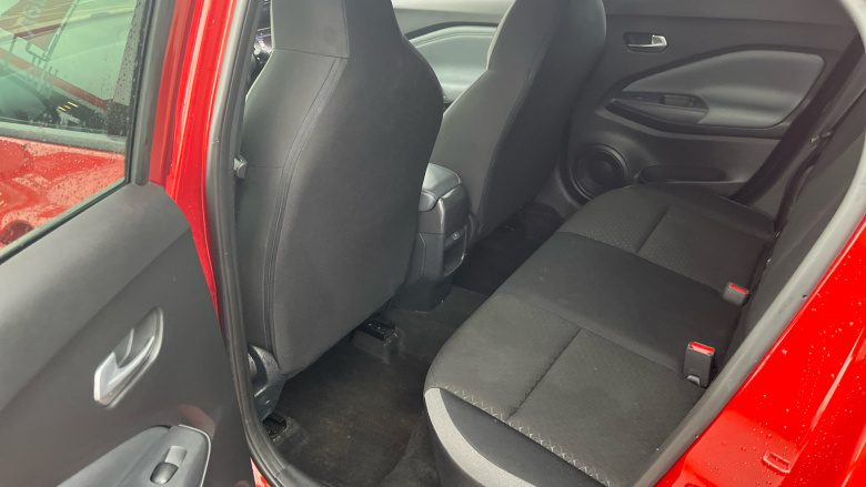 Nissan Juke 1.0 DiG-T 114 N-Connecta 5dr Petrol Hatchback